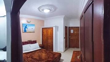 Doppelzimmer, Balkon, eingeschränkter Meerblick | Bettwäsche aus ägyptischer Baumwolle, hochwertige Bettwaren