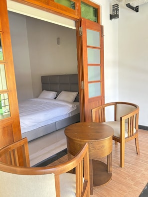4 bedrooms, iron/ironing board, WiFi, bed sheets - Trident Kandy Homestay
4-Delightful Bedroom Villa within Kandy city limits. (Katugastota)