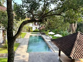 2 piscinas al aire libre