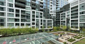 Exterior - Modern King West Condo | Central + Free Parking (Toronto)