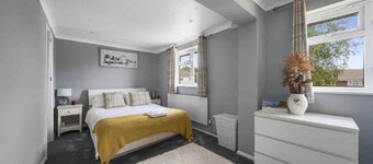 Tranquil Aylesford Retreat with 5 Bedrooms