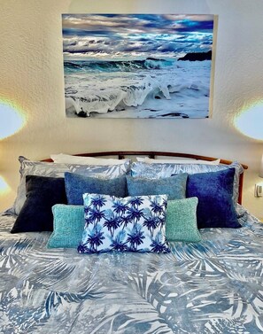 1 bedroom, desk, free WiFi, bed sheets