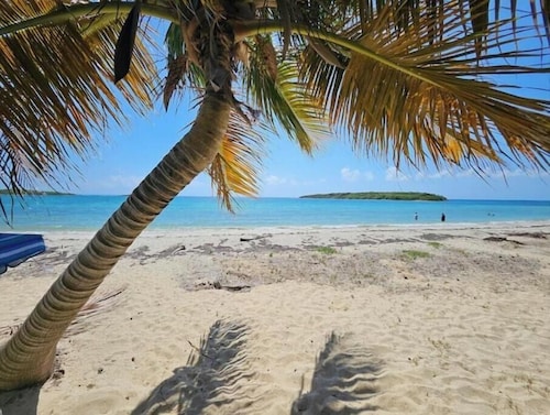 Cozy 2-bedroom RV in peaceful Vieques with WiFi, AC