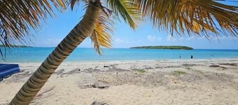 Cozy 2-bedroom RV in peaceful Vieques with WiFi, AC