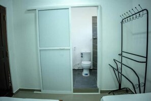 6 chambres, fer et planche à repasser, Wi-Fi, literie fournie