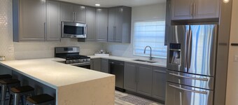 Private Desert Oasis 2BR/2BA Gated Retreat with Mnt Views, Pool & Pickleball