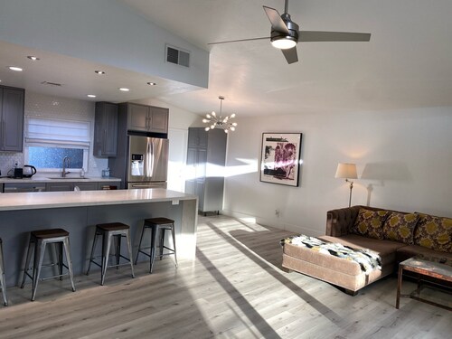 Private Desert Oasis 2BR/2BA Gated Retreat with Mnt Views, Pool & Pickleball