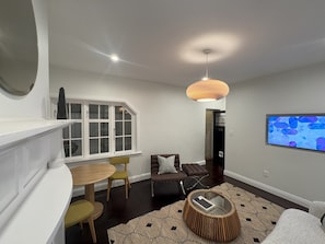 Smart TV - Discerning Accommodation in Thorndon (Wellington)