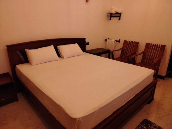 Comfort Double Room | Desk, iron/ironing board