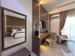 Habitació doble presidencial, balcó, vistes al jardí | Espai de treball apte per a portàtils i wifi gratuïta