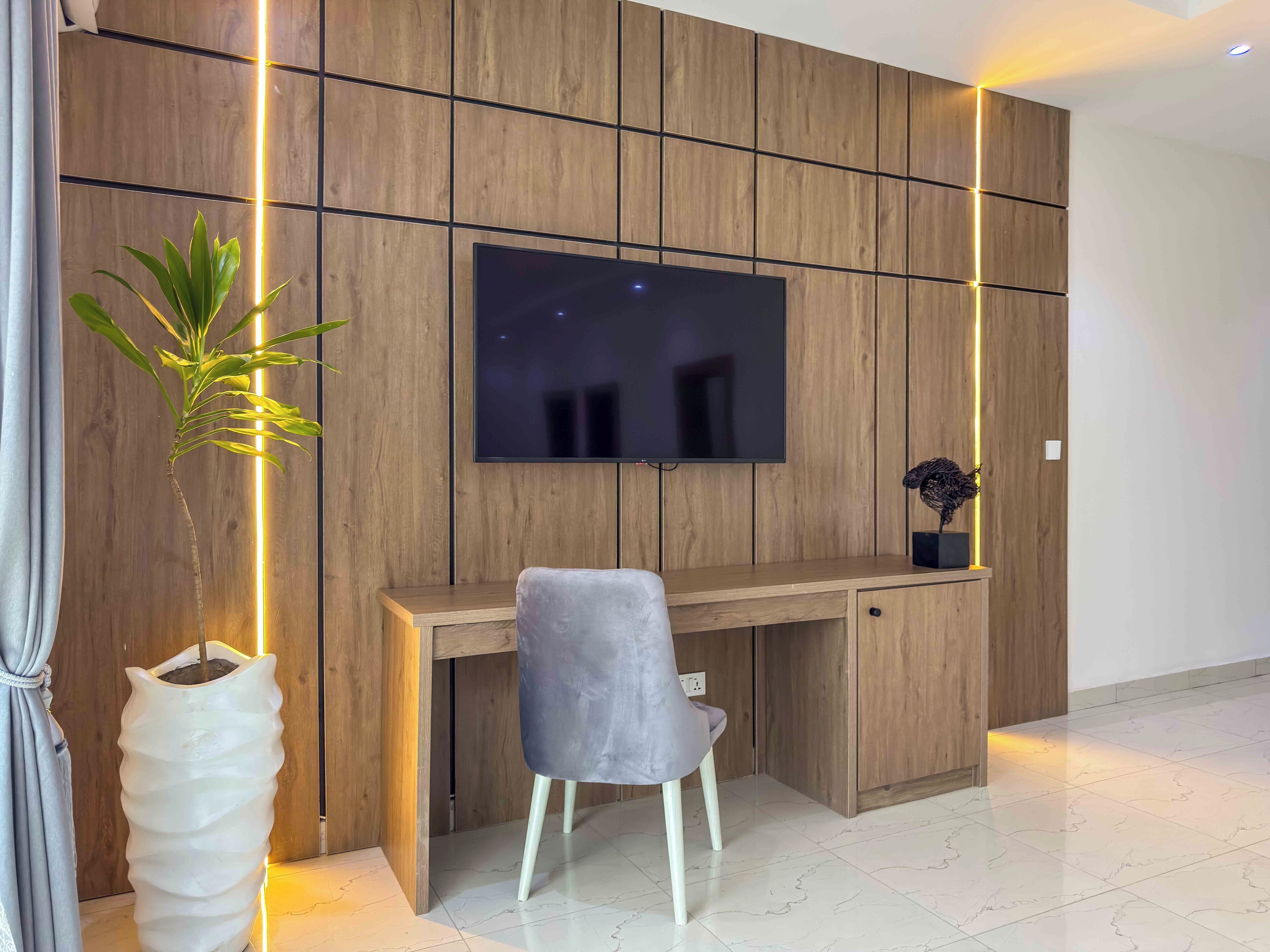 Presidential Double Room, Balcony, Garden View | Living area