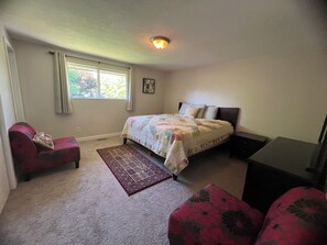 4 soverom, safe på rommet, skrivebord og strykejern/-brett