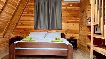 Family Chalet, Mountain View | Desk, laptop workspace