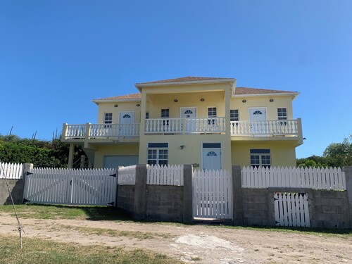 Charming 1-bedroom apartment with WiFi, AC in gorgeous St. John's Parish