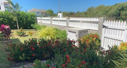 Charming 1-bedroom apartment with WiFi, AC in gorgeous St. John's Parish