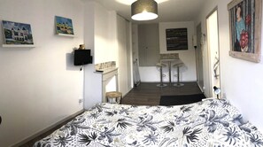 1 bedroom, iron/ironing board, free WiFi, bed sheets