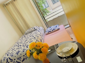 1 chambre, fer et planche à repasser, Wi-Fi, draps fournis