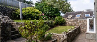 Charming St Davids Cottage with Cathedral Views
