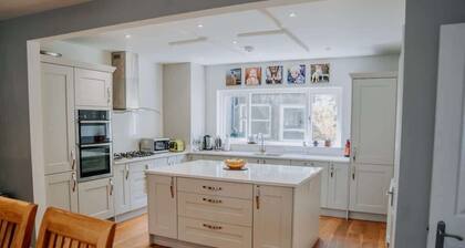 Charming St Davids Cottage with Cathedral Views