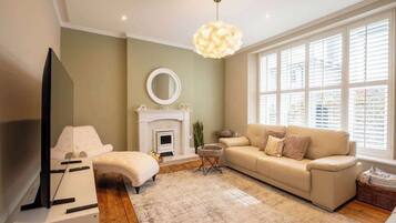Smart TV, fireplace, video games