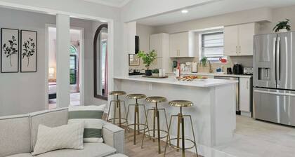 Spacious 5BR 3BA Retreat with Pool & Hot Tub