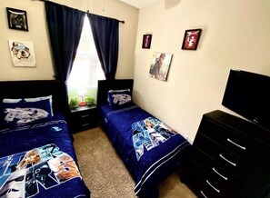 3 bedrooms, iron/ironing board, WiFi, bed sheets