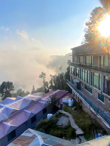 ロイヤル サービスド コテージズ