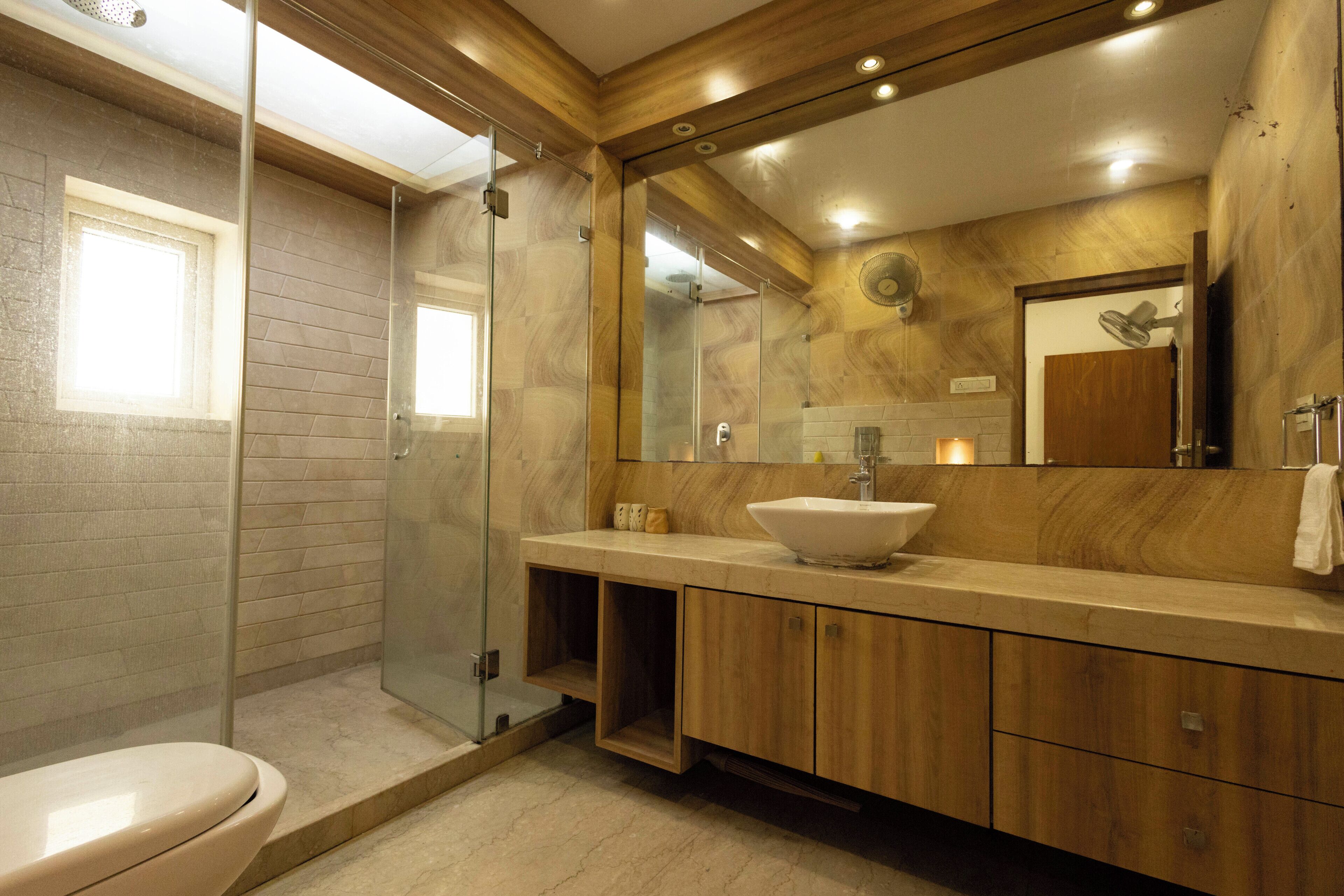 Apartment (3 Bedrooms) | Bathroom sink