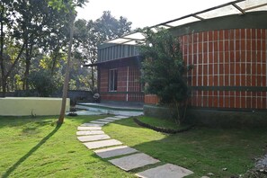 Villa (1 Bedroom) | Interior - Rustic Farmpool (Hosur)