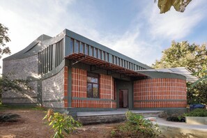 Villa (1 Bedroom) | Interior - Rustic Farmpool (Hosur)