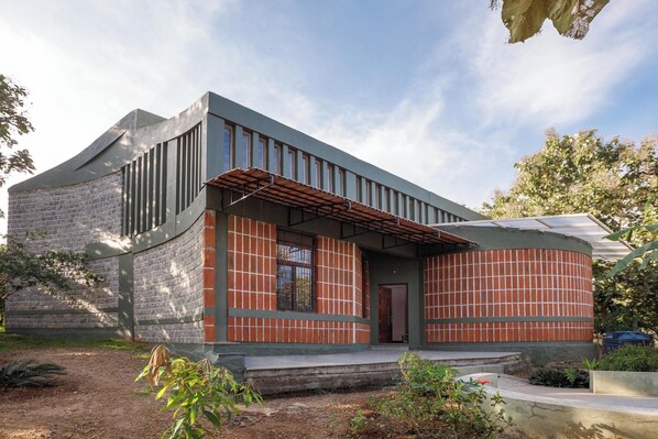 Villa (1 Bedroom) | Interior - Rustic Farmpool (Hosur)