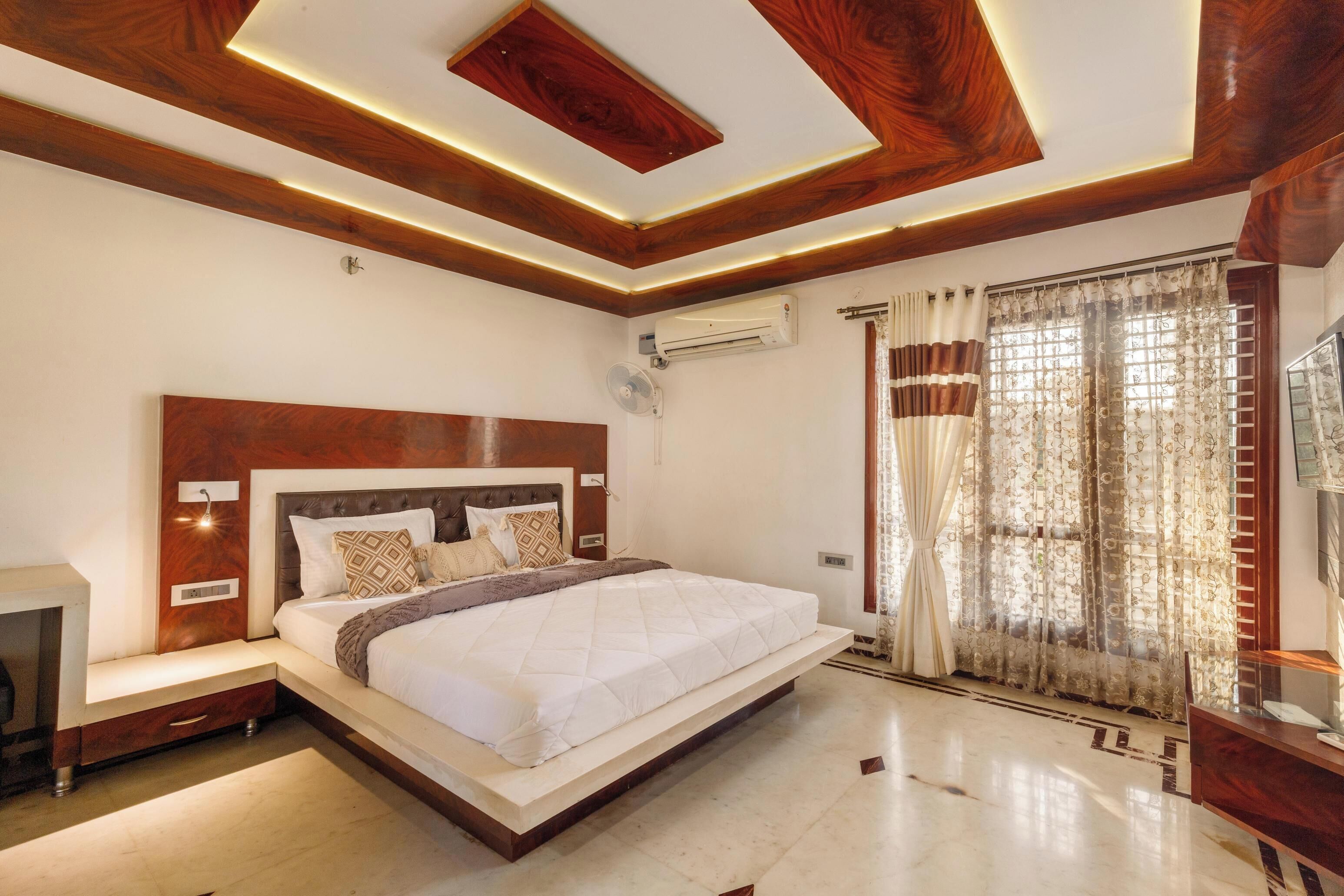 Villa (1 Bedroom) | 4 bedrooms, laptop workspace, bed sheets