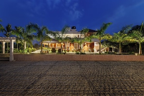 Villa (6 Bedrooms) | Interior