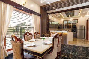 Villa (6 Bedrooms) | Interior