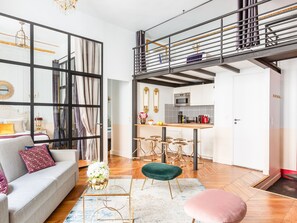 Living area - Merveil Luxury Suites AboukirI-II-III-IV (Paris)