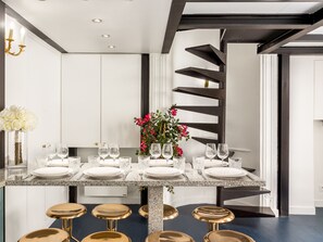 Private kitchen - Merveil Luxury Suites AboukirI-II-III-IV (Paris)
