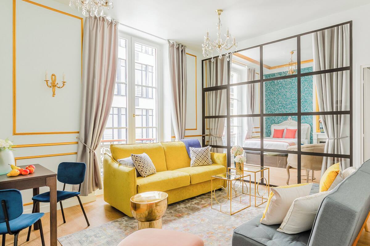 Departamento, vista a la ciudad | Área de sala de estar | Smart TV, Netflix, servicios de streaming y oficina 