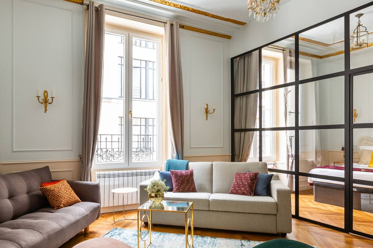 Departamento, vista a la ciudad | Área de sala de estar | Smart TV, Netflix, servicios de streaming y oficina 