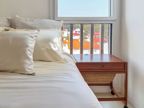 2 chambres, fer et planche à repasser, Wi-Fi, draps fournis