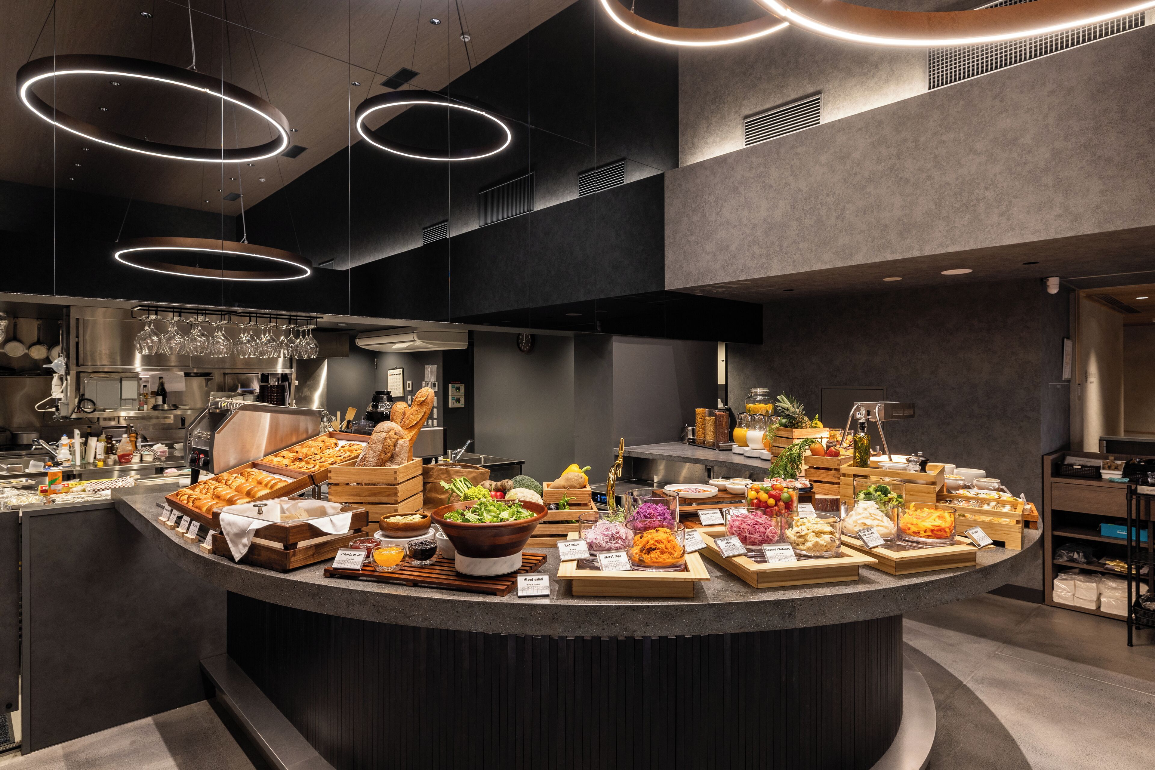 Daily buffet breakfast (JPY 3520 per person)