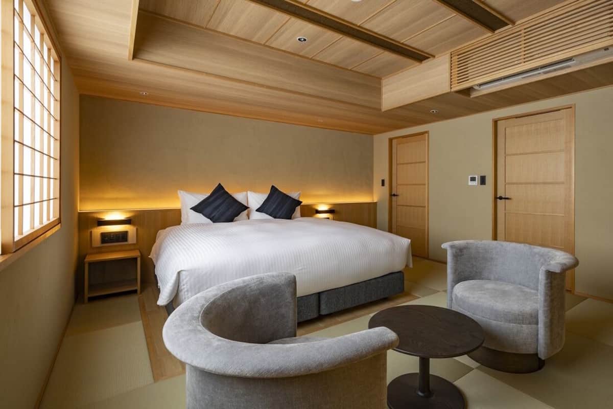 In-room safe, free WiFi, bed sheets