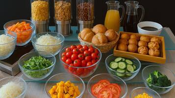 Daily to-go breakfast (JPY 3500 per person)