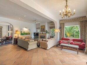 TV, fireplace, DVD player