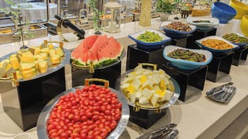 Desayuno buffet todos los días (con cargo)