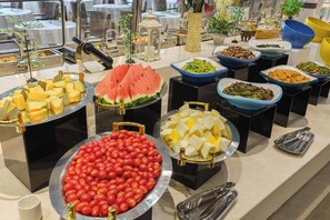 Frukostbuffé varje dag mot avgift