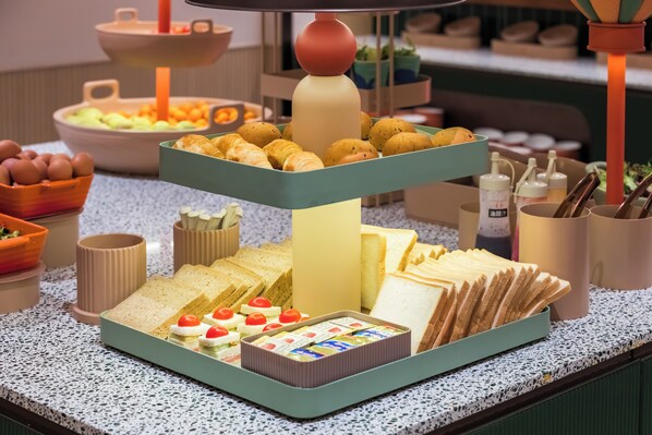 รวมอาหารเช้าแบบบุฟเฟ่ต์ ทุกวัน