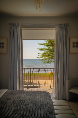 Luxury Studio, Beach View | In-room safe, desk, blackout drapes, free WiFi