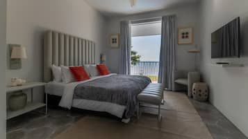 In-room safe, desk, blackout curtains, free WiFi