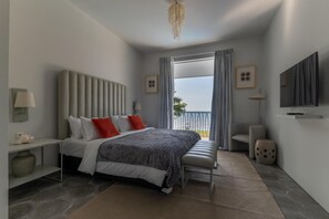 Monolocale Luxury, vista spiaggia | Una cassaforte in camera, una scrivania, tende oscuranti, Wi-Fi gratuito