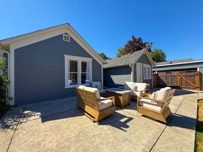 Terrace/patio - Dog-Friendly Wine Country Stay w/ Firepit & AC (Carlton)